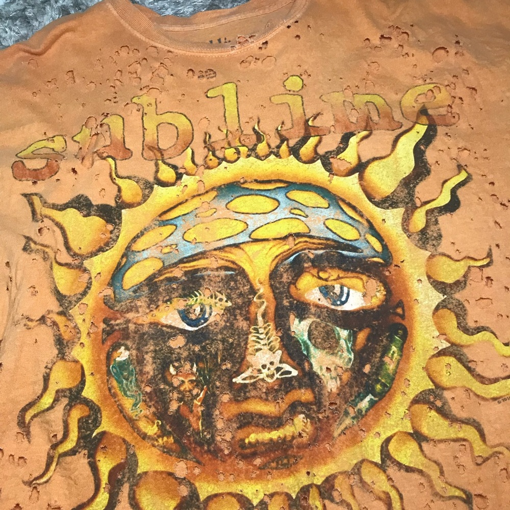 URBAN OUTFITTERS GRAPHIC TEE🌞